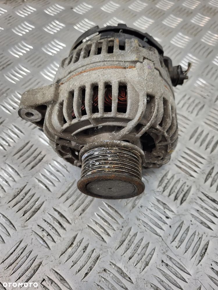Toyota Hilux VII 3.0 D4D Alternator - 1