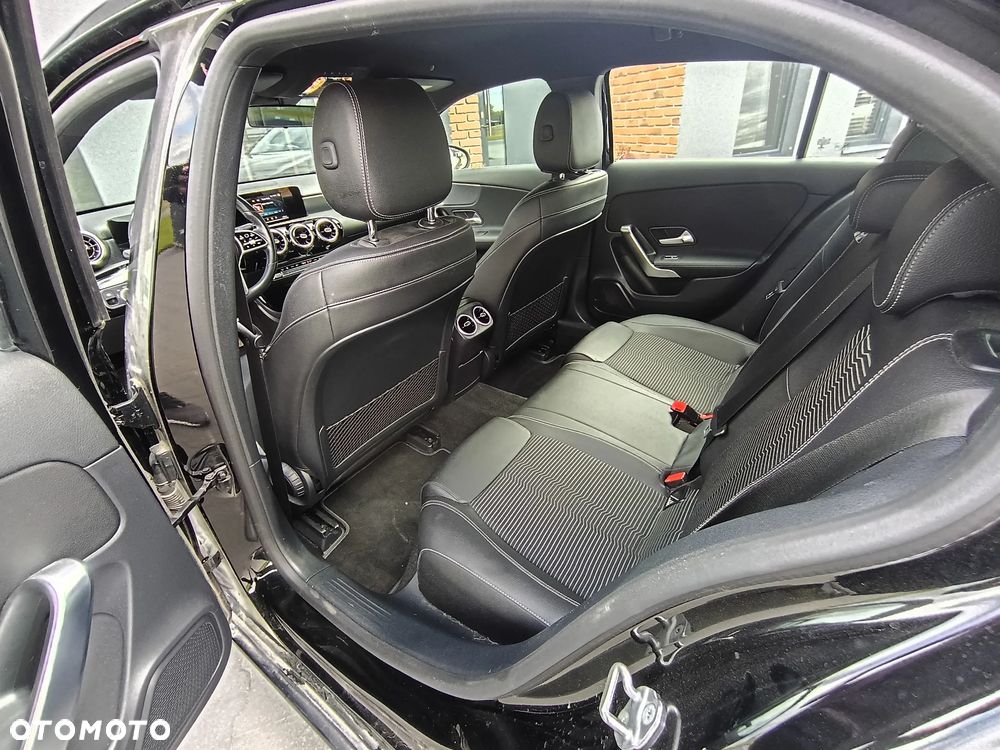 Mercedes-Benz Klasa A 180 7G-DCT Progressive - 10