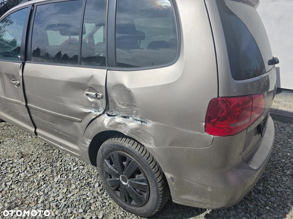Volkswagen Touran 2.0 TDI DPF BlueMotion Technology DSG Cup - 5