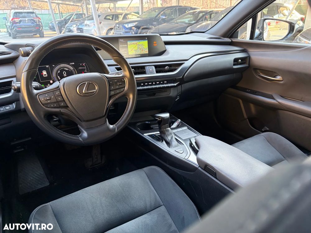 Lexus UX 250h Business Edition - 6