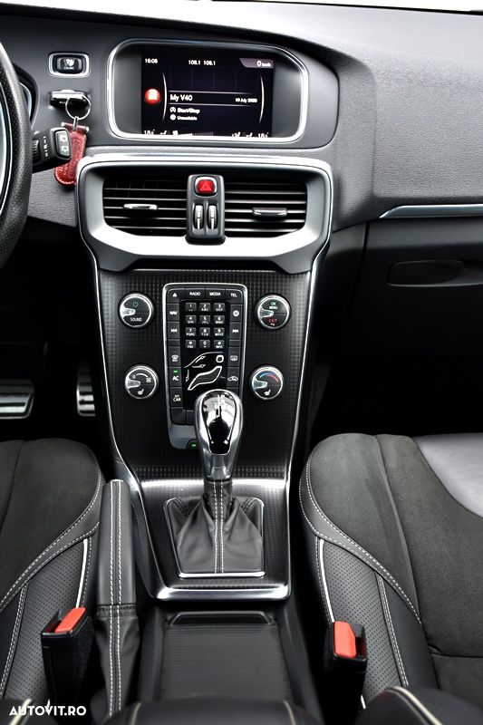 Volvo V40 T3 Geartronic RDesign - 22