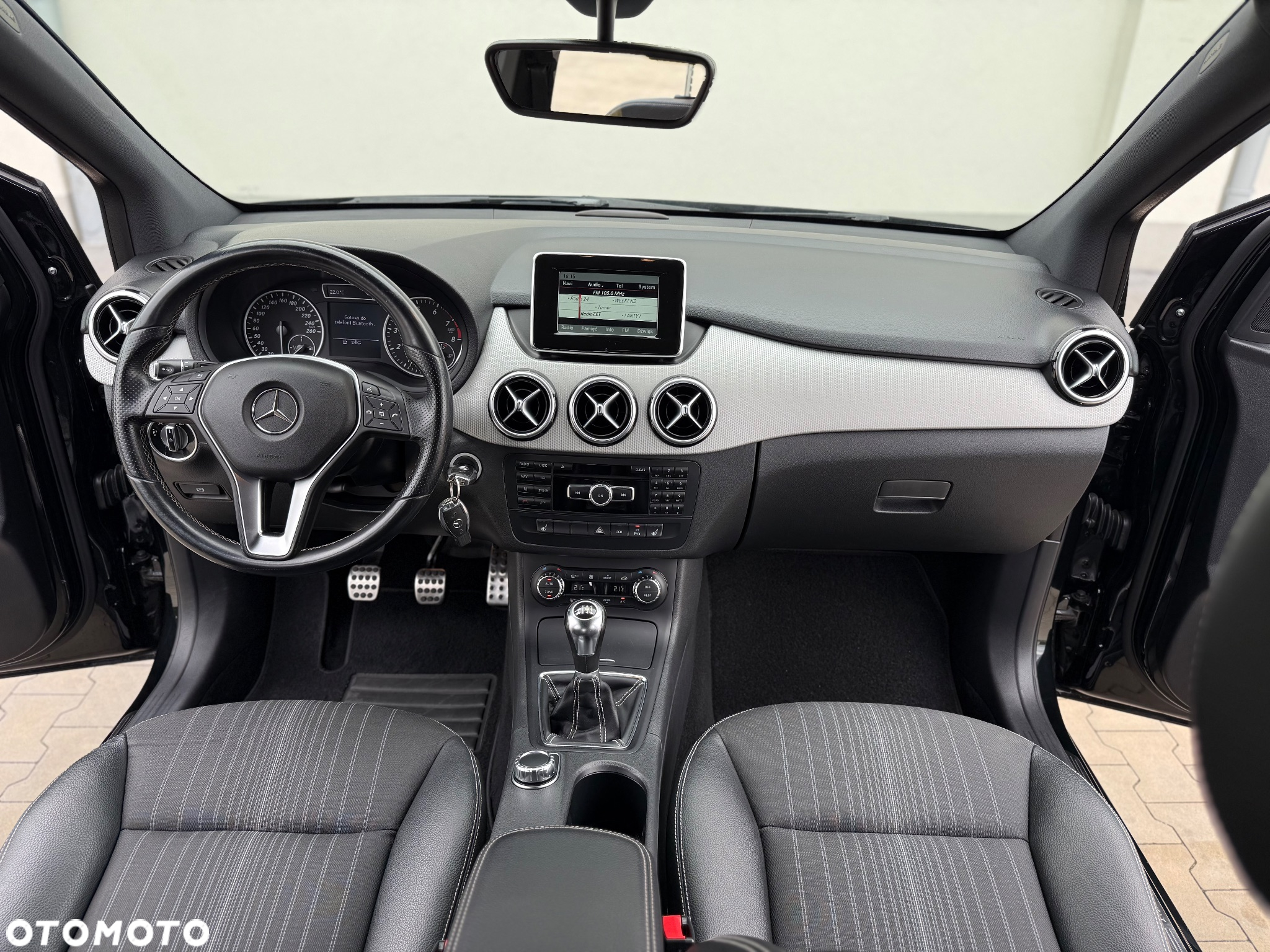 Mercedes-Benz Klasa B 180 UrbanStyle Edition - 24