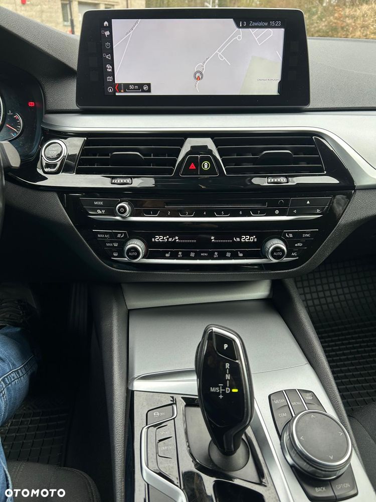 BMW Seria 5 530d xDrive Sport Line - 15