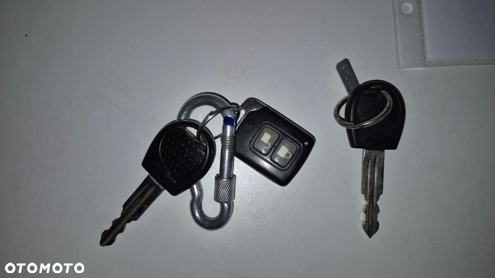 Chevrolet Aveo 1.2 16V Base - 13