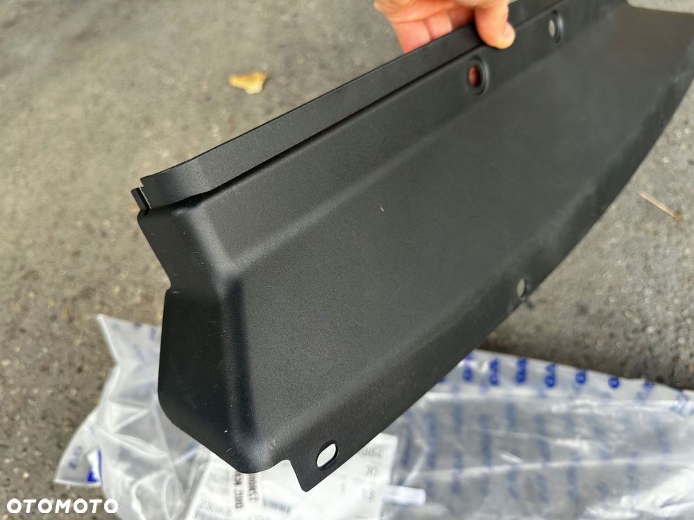 volvo xc40 gorny wlot na pas kierownica powietrza - 3