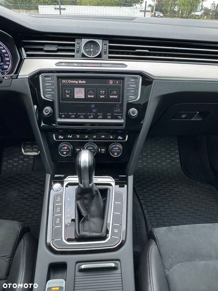 Volkswagen Passat 2.0 TDI 4Mot Elegance DSG - 27