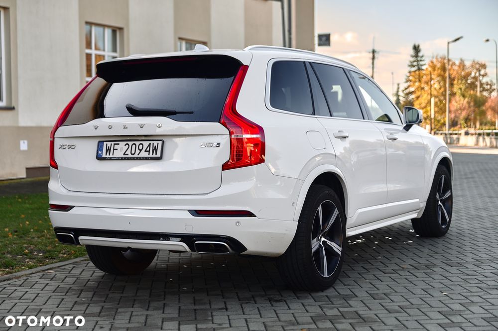 Volvo XC 90 D5 SCR AWD R-Design 7os - 17