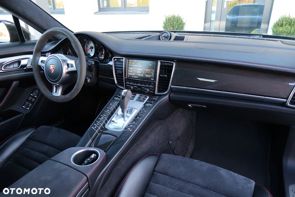 Porsche Panamera GTS - 28