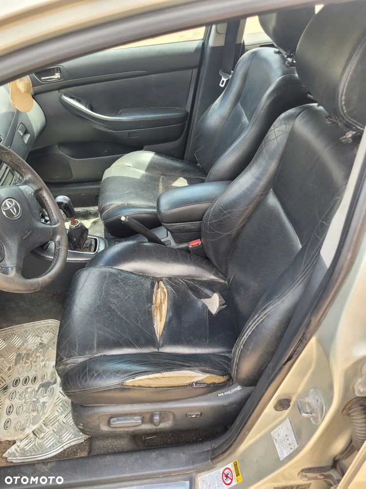 TOYOTA AVENSIS T25 SEDAN fotel fotele kanapa deska kokpit podsufitka boczek boczki klamka podłokietnik licznik - 3