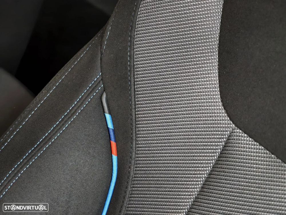 BMW 330 e Pack Desportivo M Pro Auto - 9