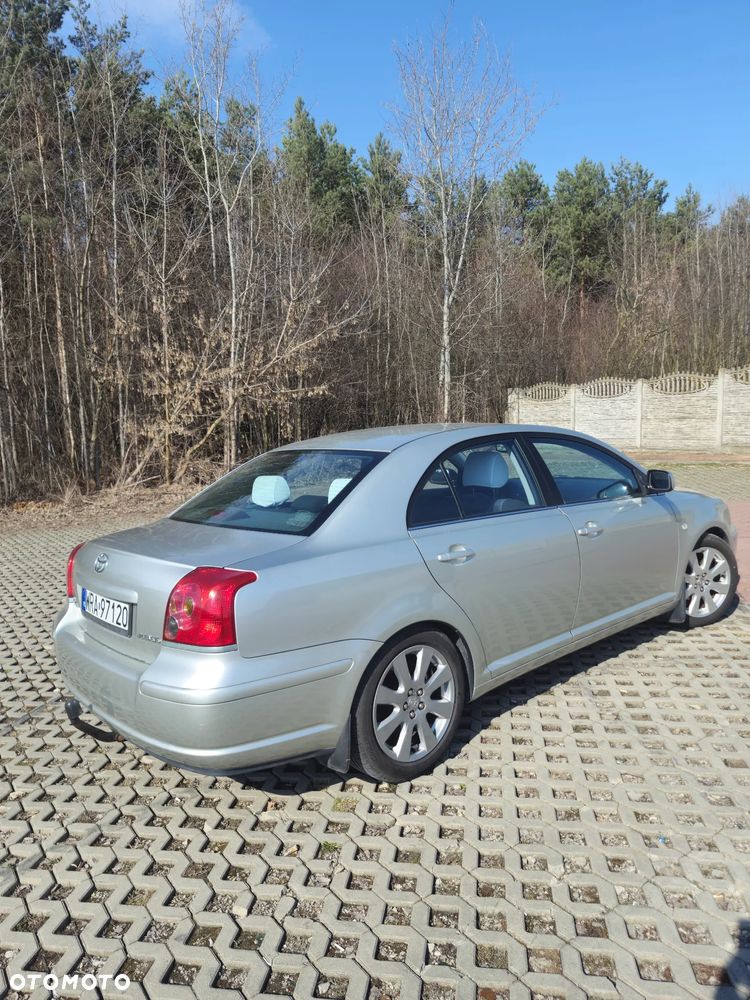 Toyota Avensis 1.8 VVT-i Sol - 3