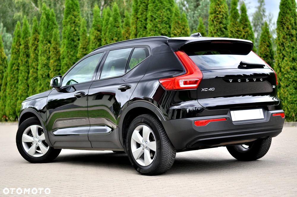 Volvo XC 40 T2 Momentum Pro - 11