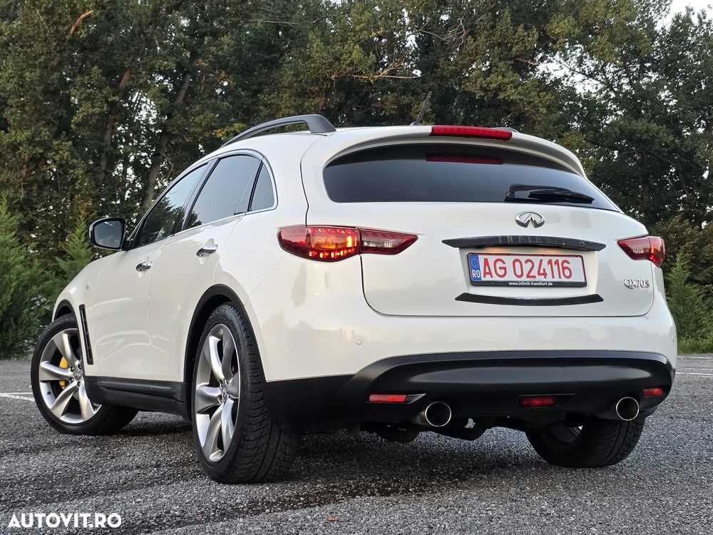 Infiniti QX70 - 13