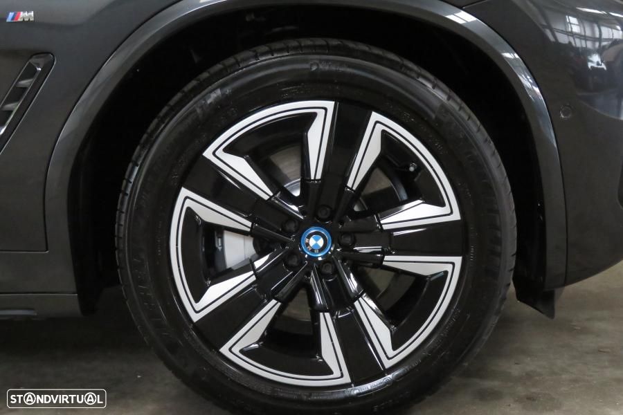 BMW iX3 M Sport Inspiring - 41