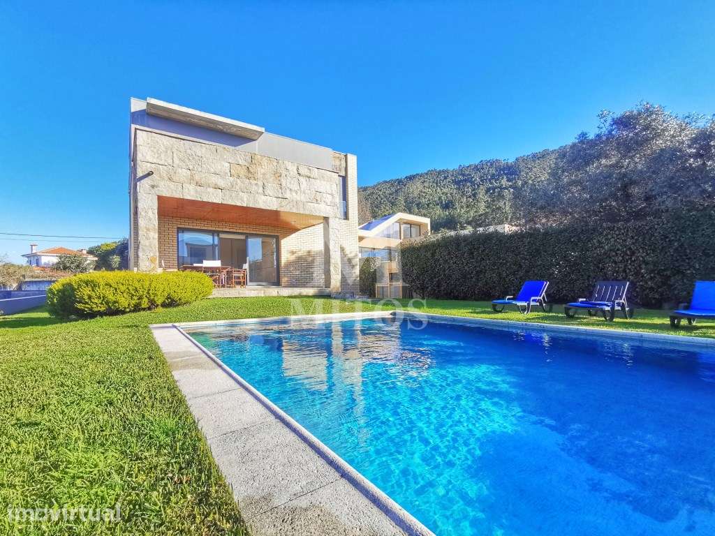 Extraordinária Moradia V4+1 com piscina e vista mar, para venda, em... - Grande imagem: 2/35