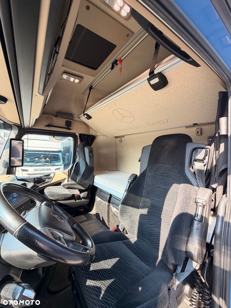 Mercedes-Benz Actros - 7