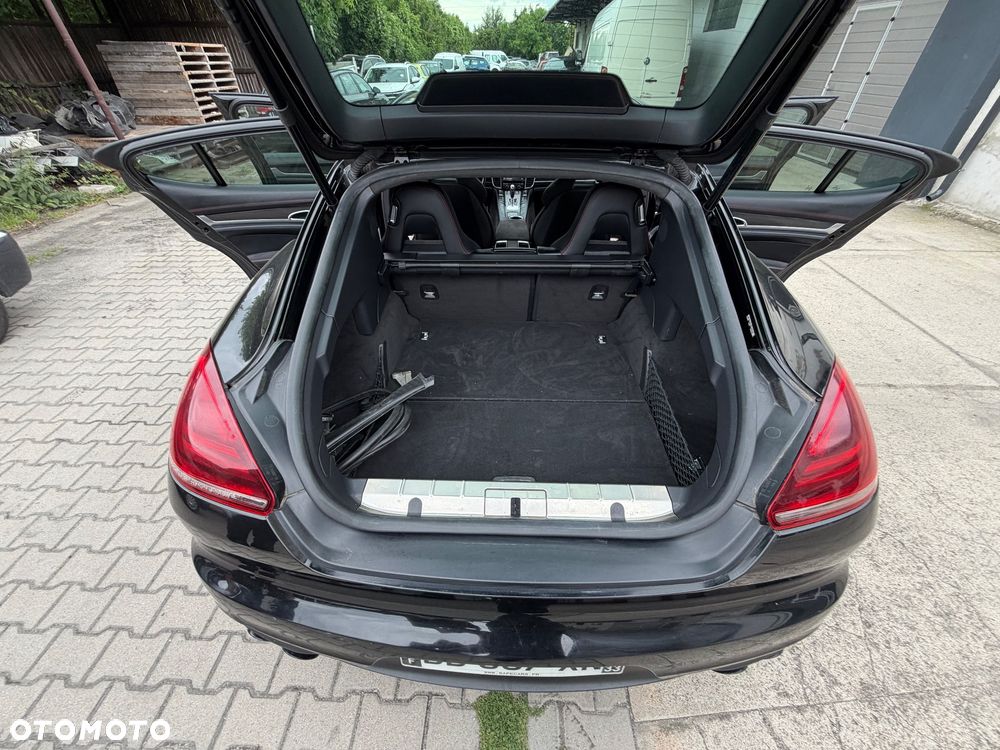 Porsche Panamera GTS - 24