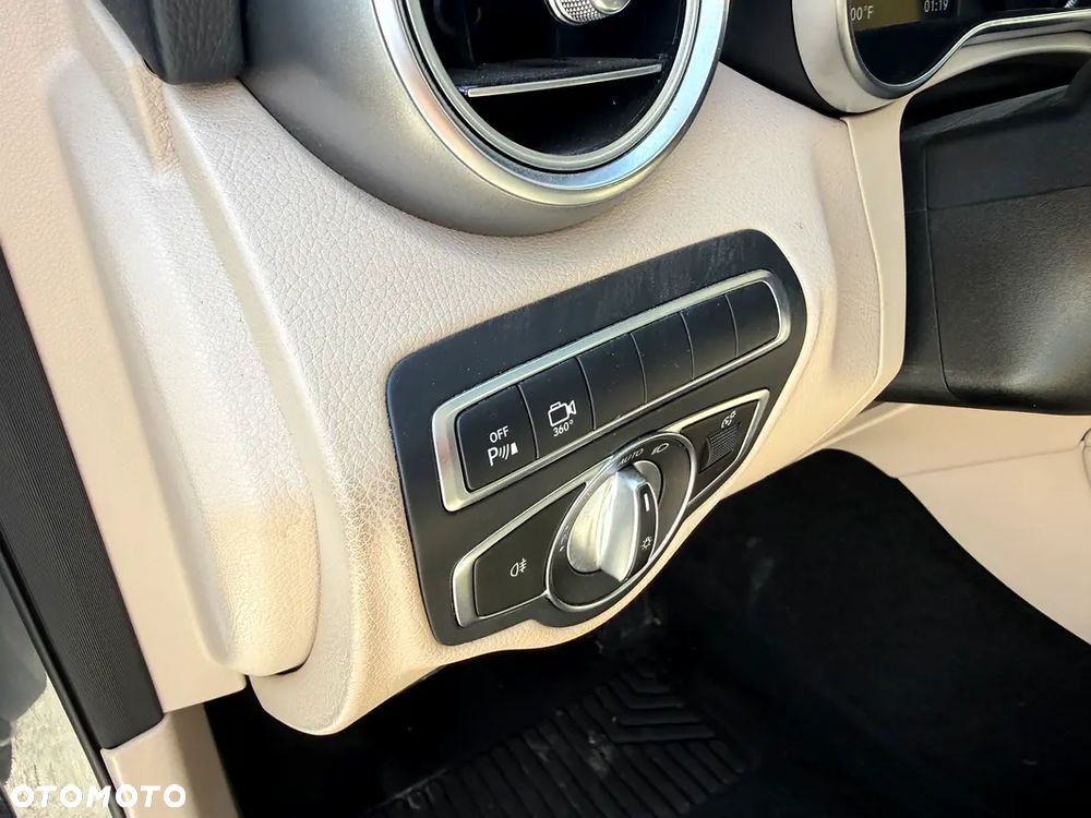 Mercedes-Benz GLC 300 4Matic 9G-TRONIC AMG Line - 9