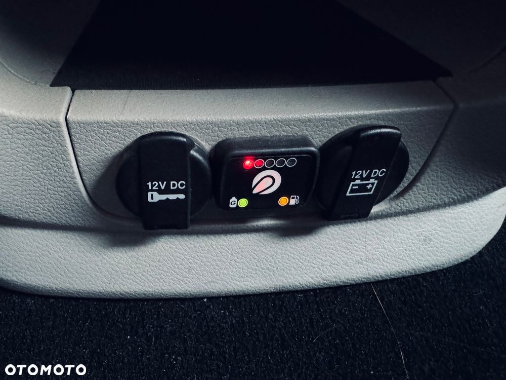 Dodge Grand Caravan - 12