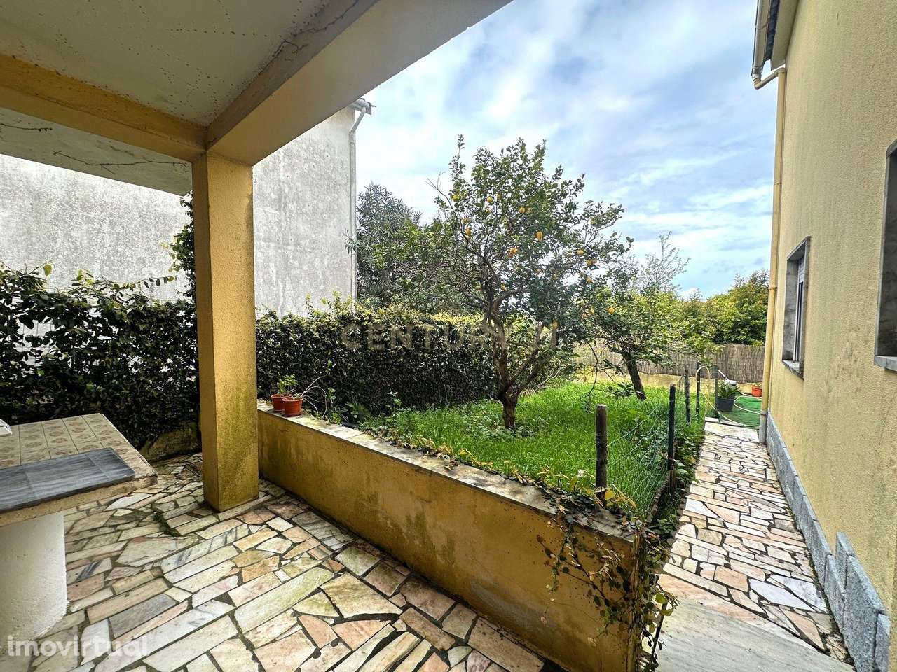 CAPARIDE-Moradia com 3 apartamentos independentes - Grande imagem: 5/50