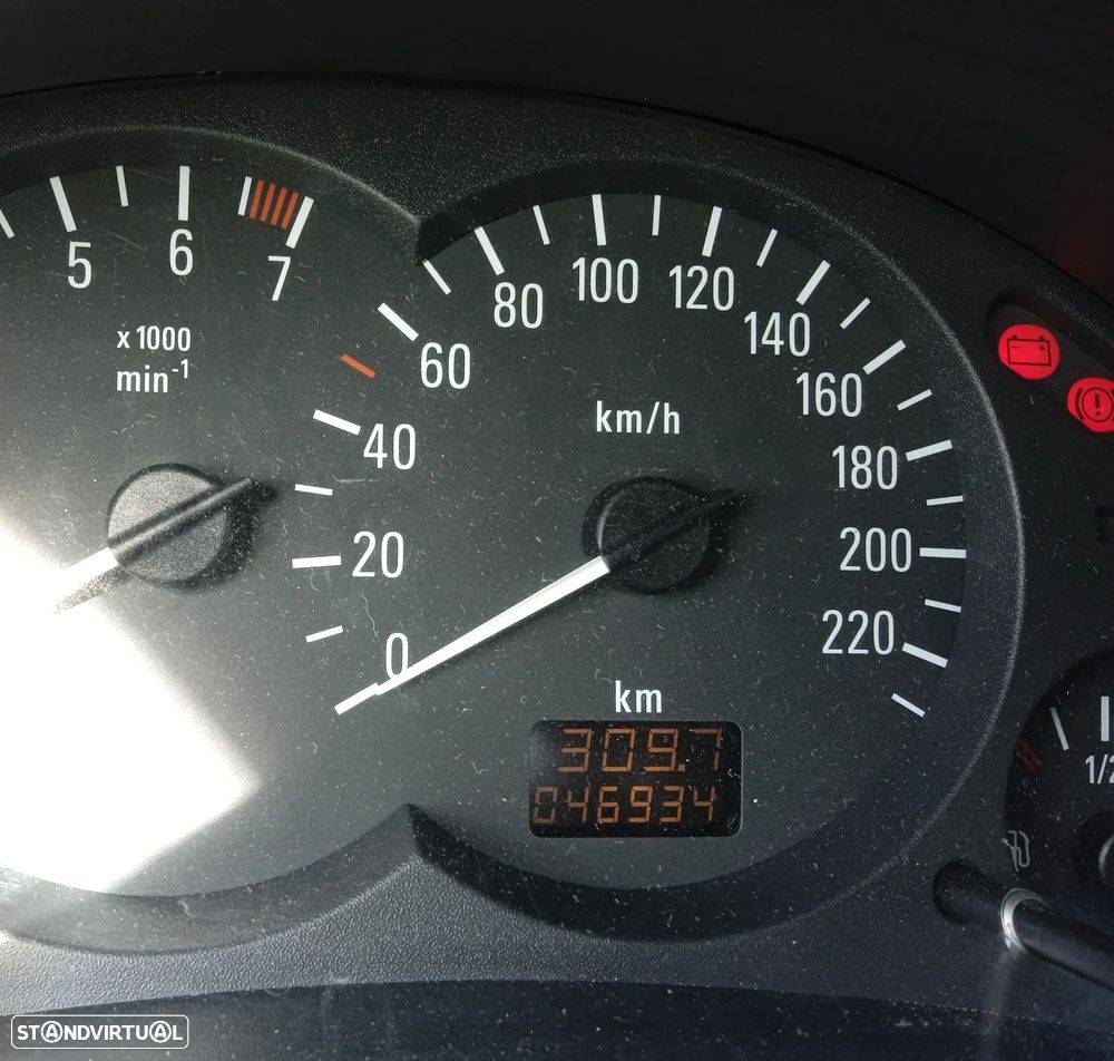 Opel Corsa 1.2 16V Confort - 5