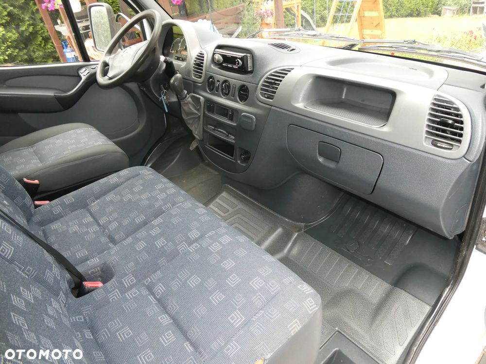 Mercedes-Benz SPRINTER - 14