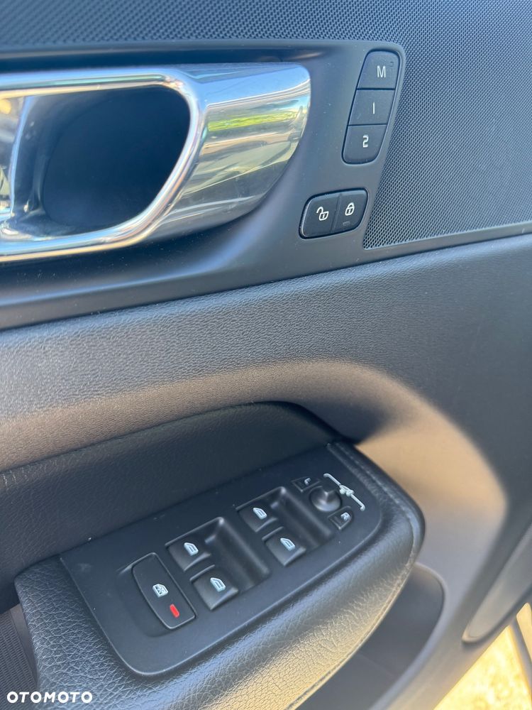 Volvo XC 60 D4 AWD Inscription - 8
