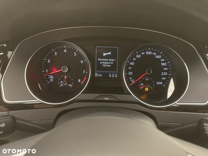 Volkswagen Passat - 15