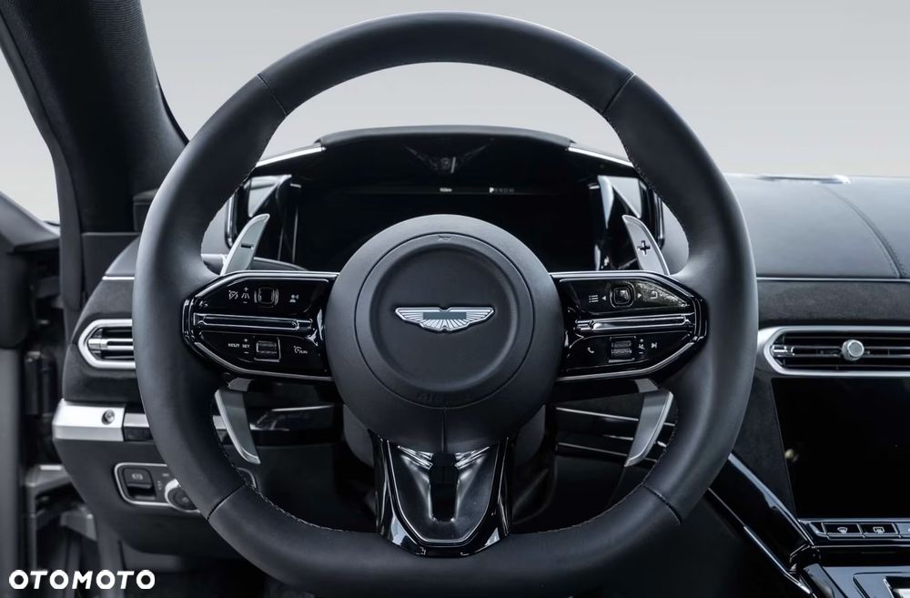 Aston Martin Vantage - 12