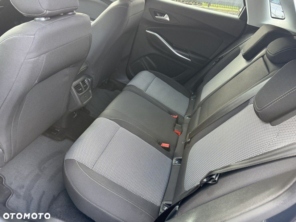 Opel Grandland X 1.2 Start/Stop INNOVATION - 37