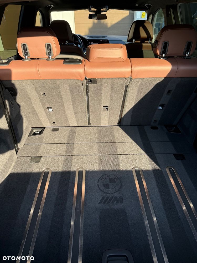 BMW X5 M50i - 18