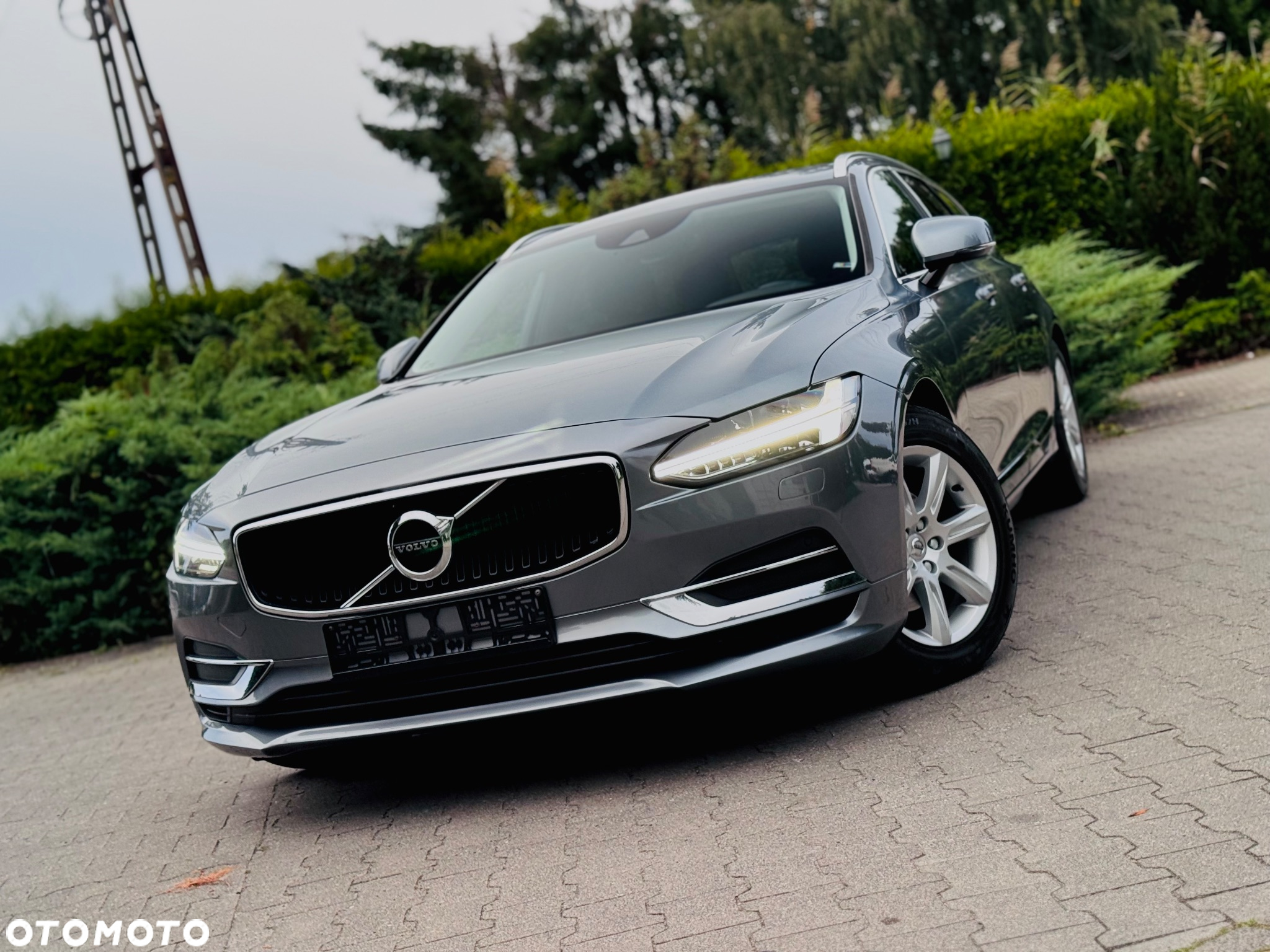 Volvo V90 D3 Geartronic Momentum Pro - 13