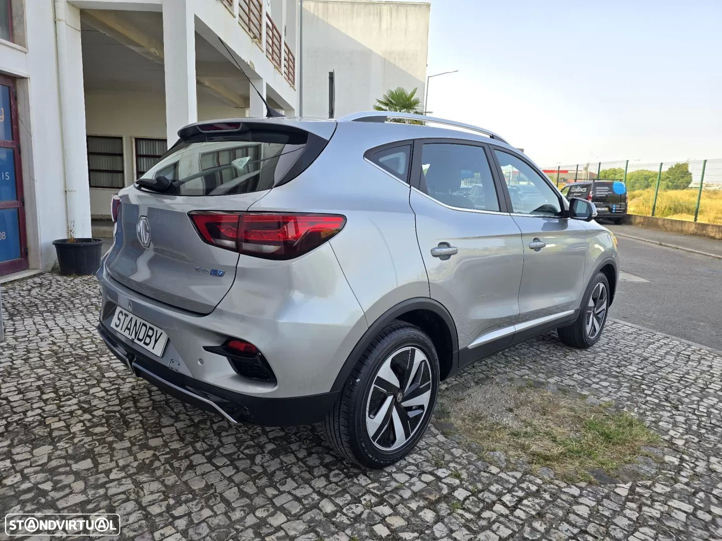 MG ZS EV 72.6 kWh Luxury - 3