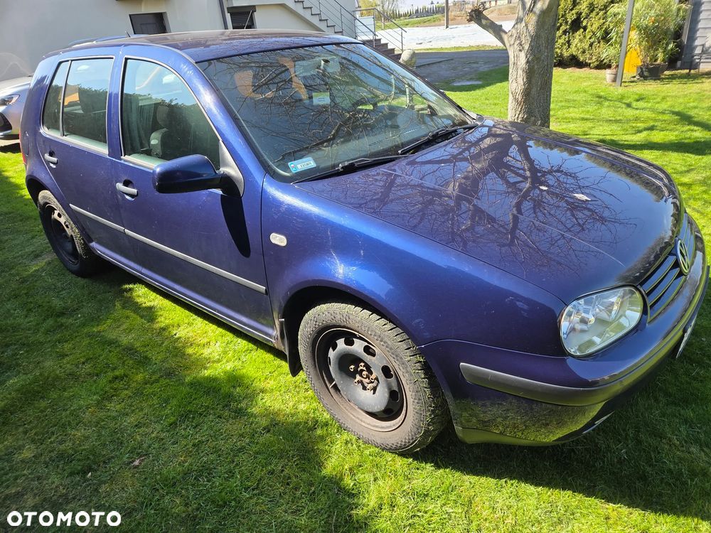 Volkswagen Golf - 4