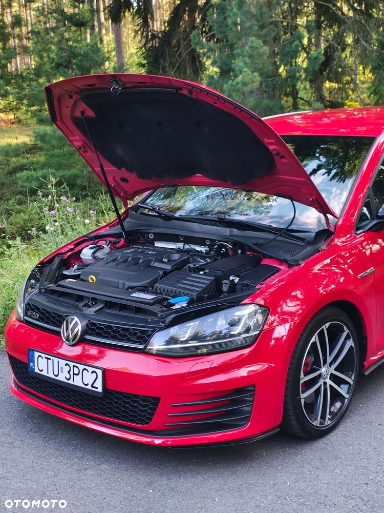 Volkswagen Golf - 8