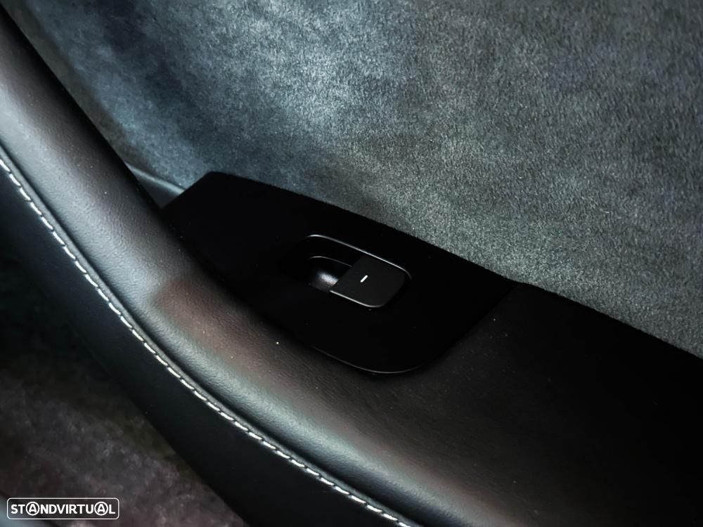 Tesla Model Y Long Range Dual Motor AWD - 27