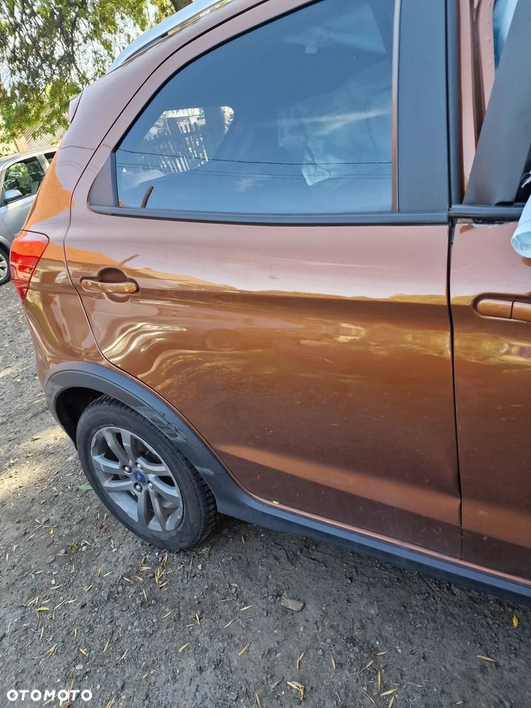 Drzwi prawy tył ford KA plus - 1