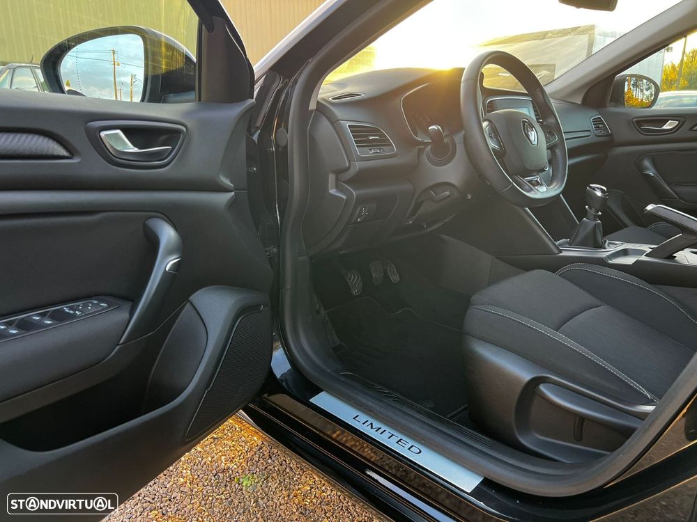 Renault Mégane Sport Tourer 1.5 Blue dCi Limited - 4