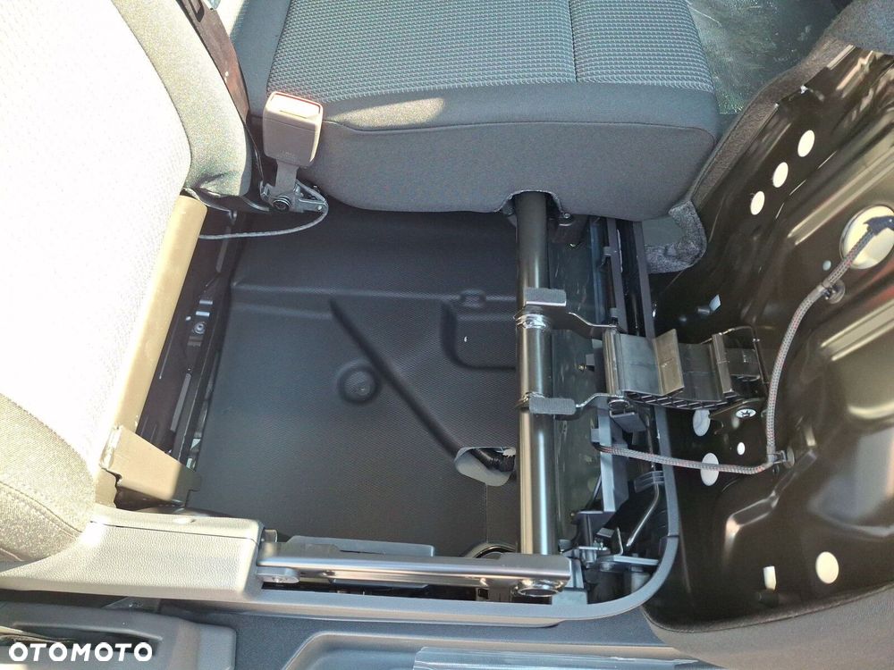 Volkswagen Transporter Furgon 2.0 TDI 150 KM automat - 23