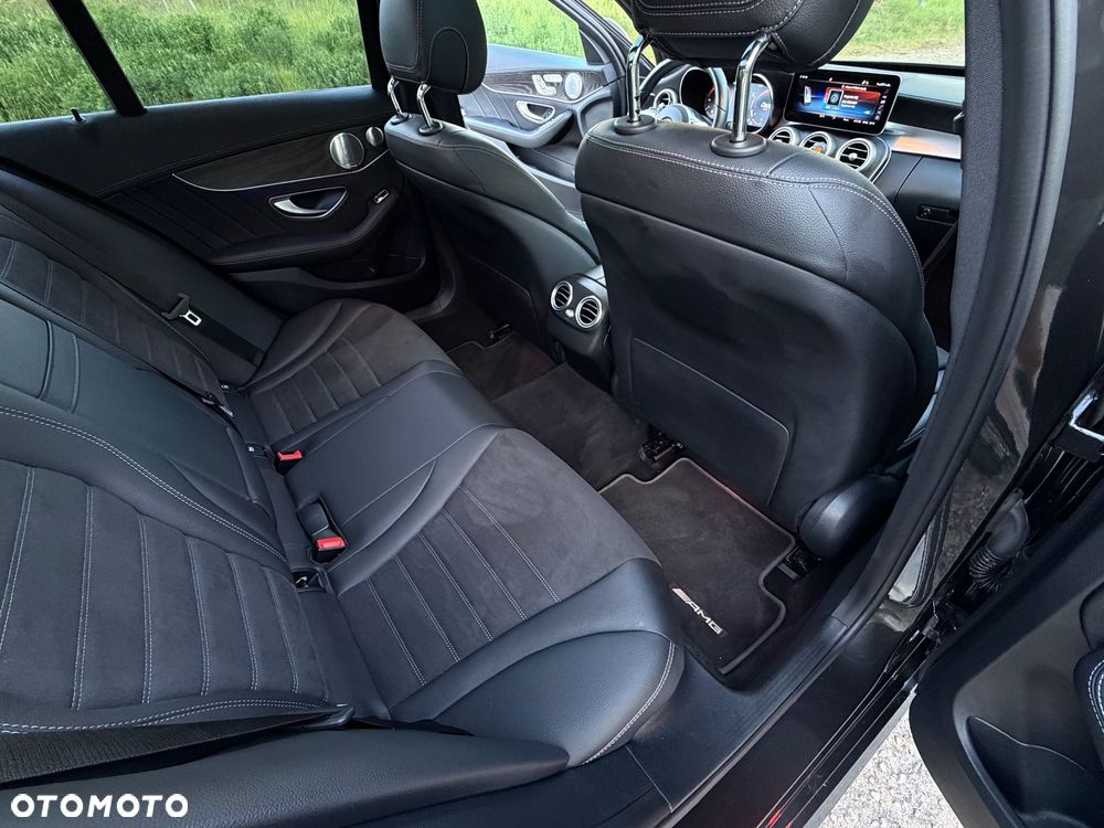 Mercedes-Benz Klasa C 400 4-Matic 9G-TRONIC - 18
