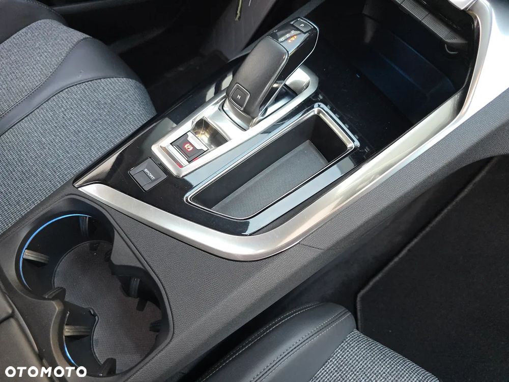 Peugeot 3008 1.5 BlueHDi Allure Pack S&S EAT8 - 18