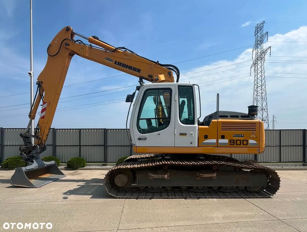 Liebherr R900C Litronic * 2011 * 8 688 mth * długi zasięg *