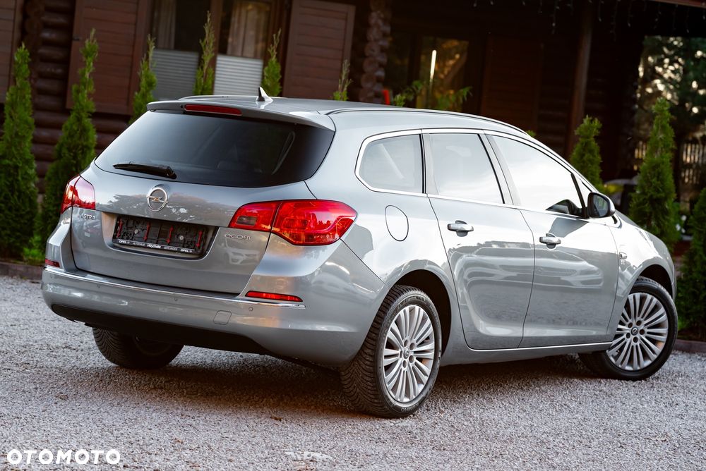 Opel Astra 1.4 Turbo 150 Jahre - 9