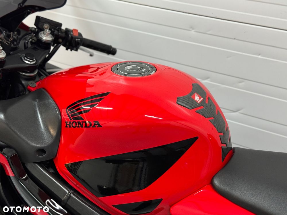 Honda CBR - 27