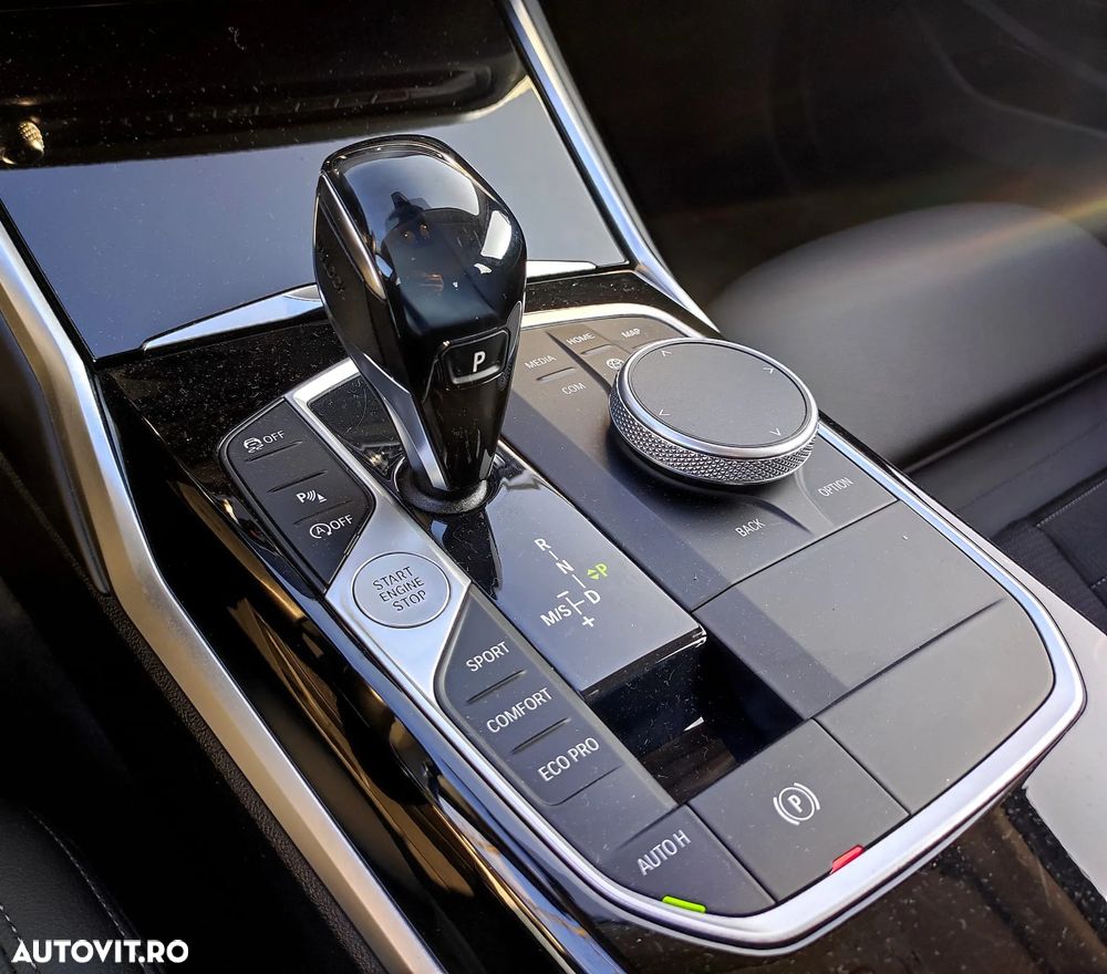 BMW Seria 3 320i Aut. Sport Line - 24