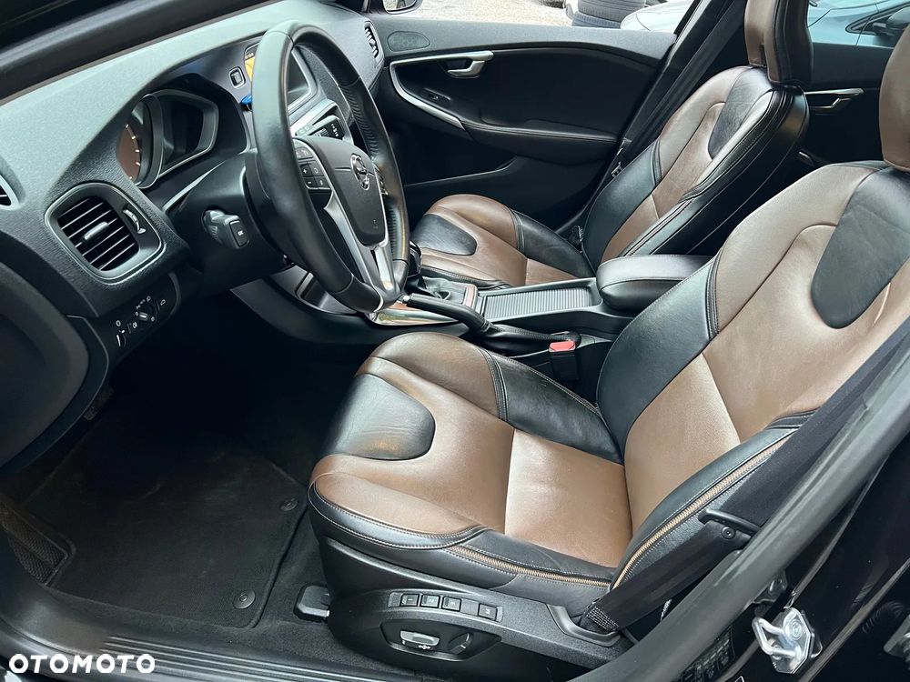 Volvo V40 Cross Country - 16