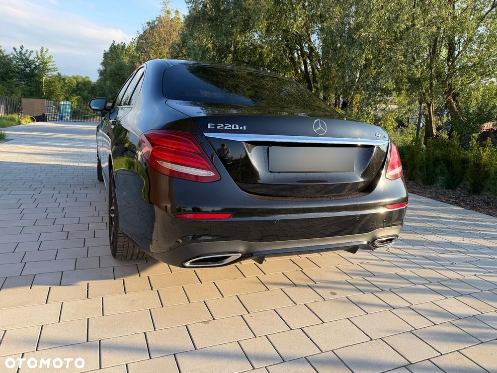 Mercedes-Benz Klasa E 220 d 4-Matic 9G-TRONIC - 5