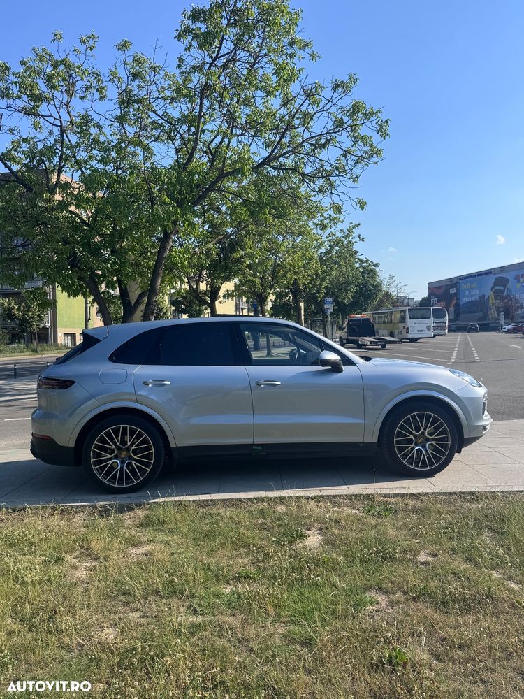 Porsche Cayenne S - 8