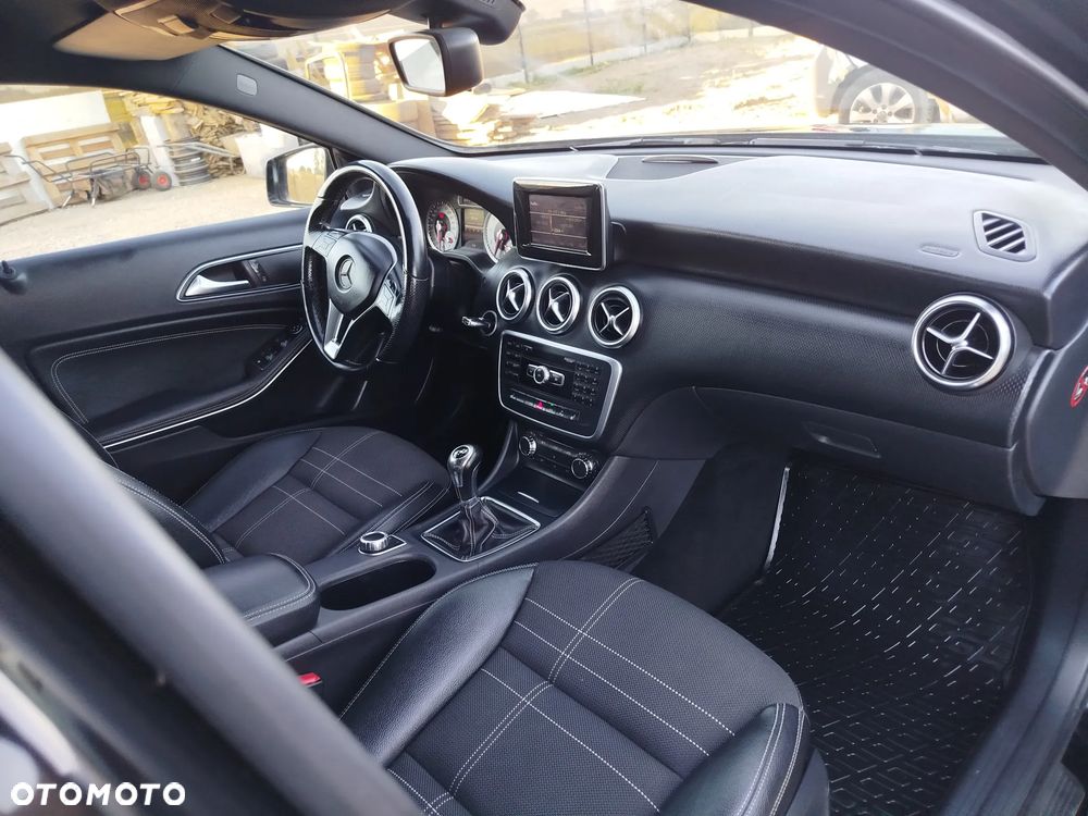 Mercedes-Benz Klasa A 180 (BlueEFFICIENCY) Urban - 11