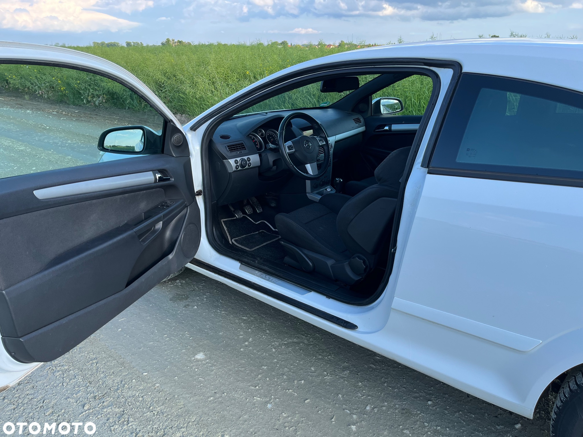 Opel Astra III GTC 1.8 111 - 12